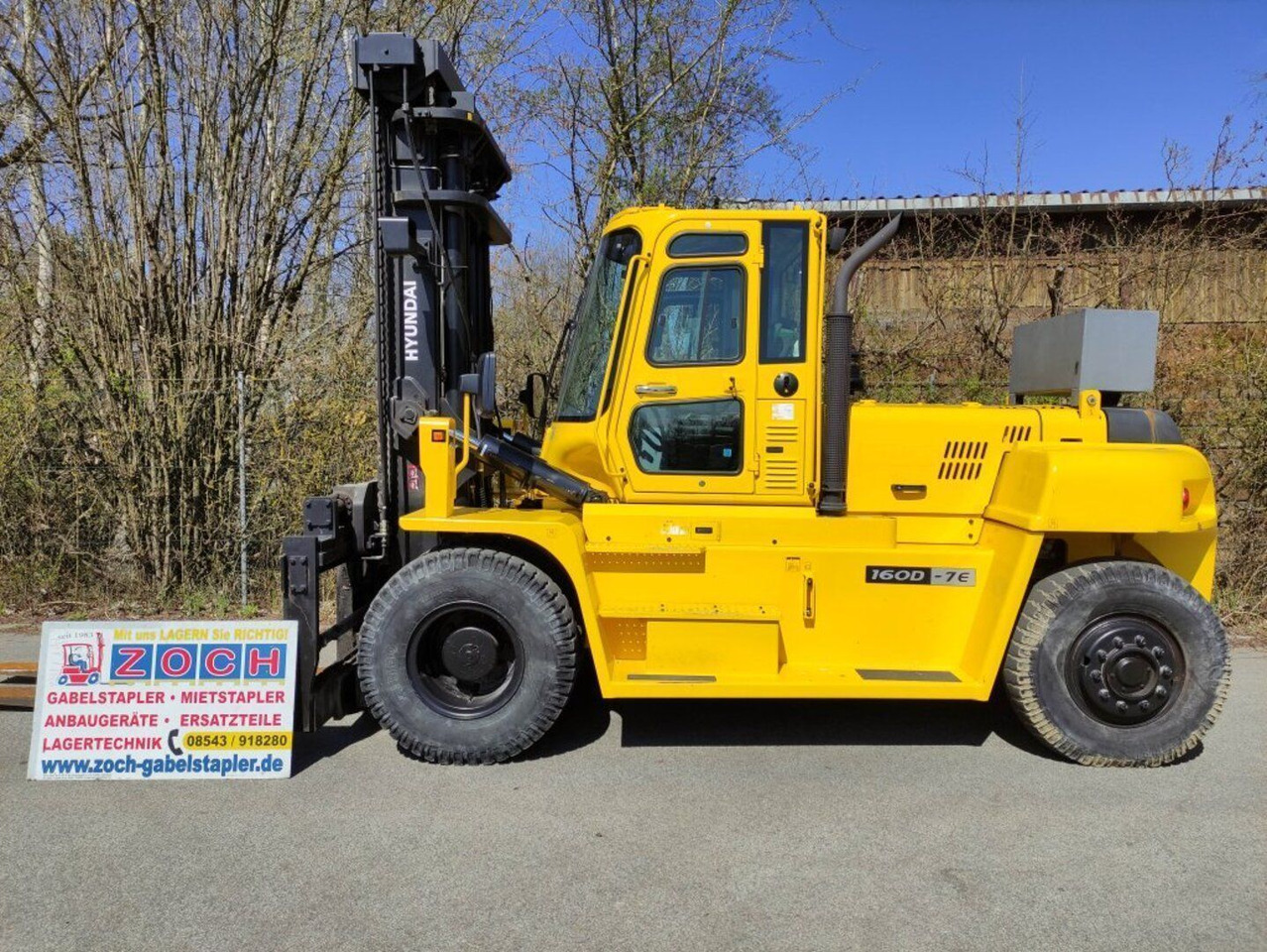 Hyundai 160D-7E - Máy nhấc container: hình 1 Hyundai 160D-7E - Máy nhấc container: hình 1