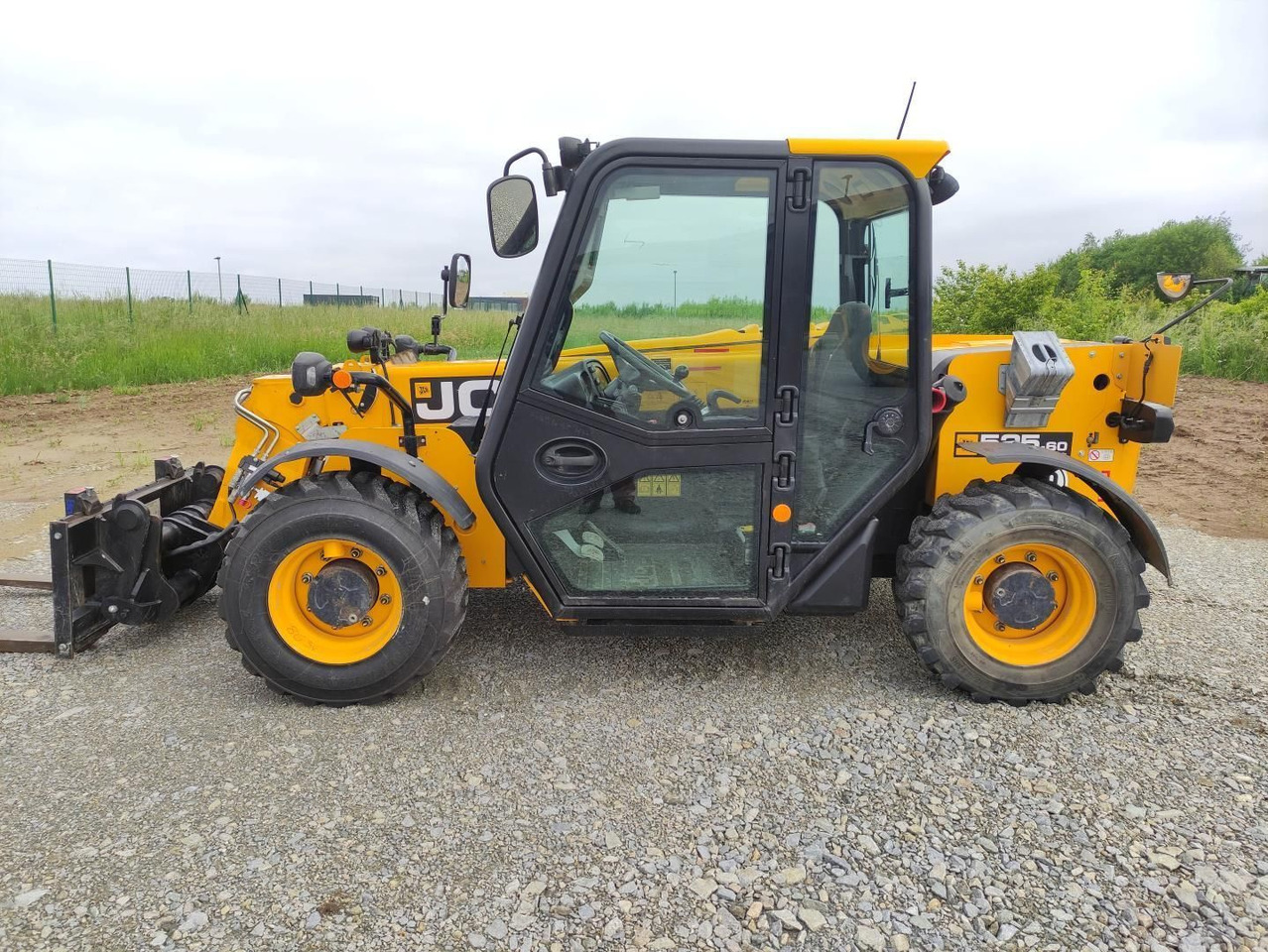 JCB 525-60 Hi Viz - Xe nhấc hình viễn vọng kính: hình 1 JCB 525-60 Hi Viz - Xe nhấc hình viễn vọng kính: hình 1