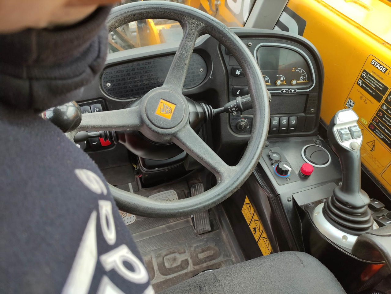 JCB 525-60 Hi Viz - Xe nhấc hình viễn vọng kính: hình 5 JCB 525-60 Hi Viz - Xe nhấc hình viễn vọng kính: hình 5