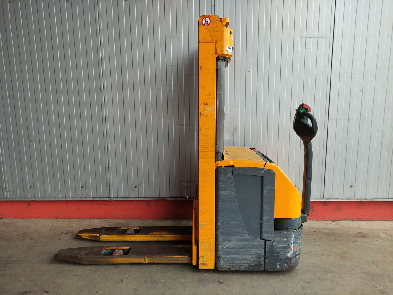 Jungheinrich EJC216 - Máy xếp chồng: hình 1 Jungheinrich EJC216 - Máy xếp chồng: hình 1
