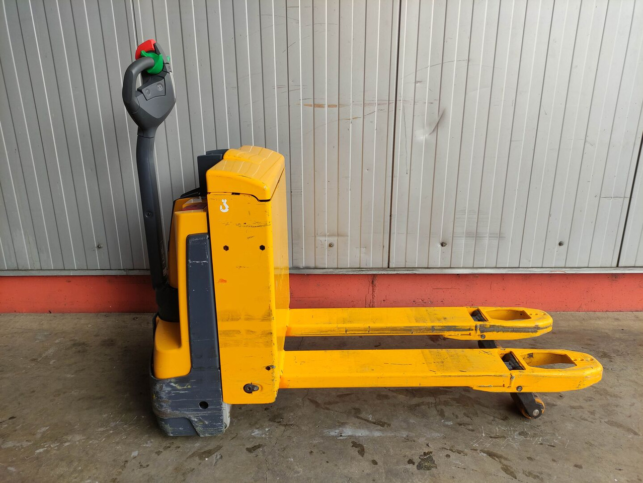 Jungheinrich EJE 116 - Xe tải nâng pallet: hình 2 Jungheinrich EJE 116 - Xe tải nâng pallet: hình 2