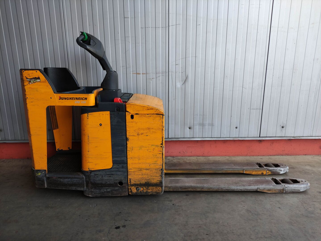 Jungheinrich ERE 120 - Xe tải nâng pallet: hình 2 Jungheinrich ERE 120 - Xe tải nâng pallet: hình 2