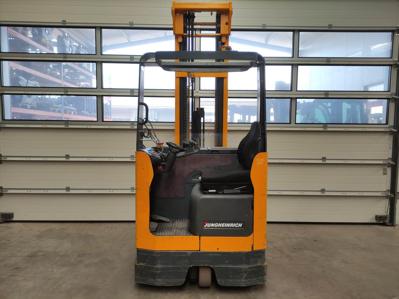 Jungheinrich ETV 214 - Xe tải tiếp cận: hình 4 Jungheinrich ETV 214 - Xe tải tiếp cận: hình 4