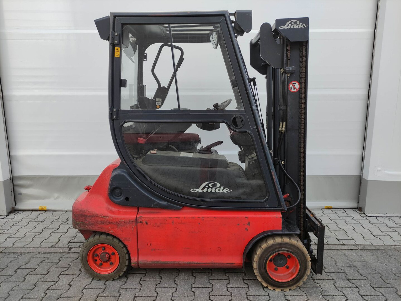 Linde E20-335 - Xe nâng điện: hình 2 Linde E20-335 - Xe nâng điện: hình 2