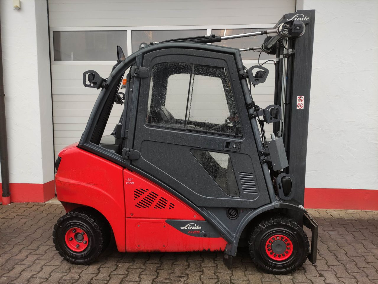 Linde H25D-02-392 EVO - Xe nâng diesel: hình 2 Linde H25D-02-392 EVO - Xe nâng diesel: hình 2