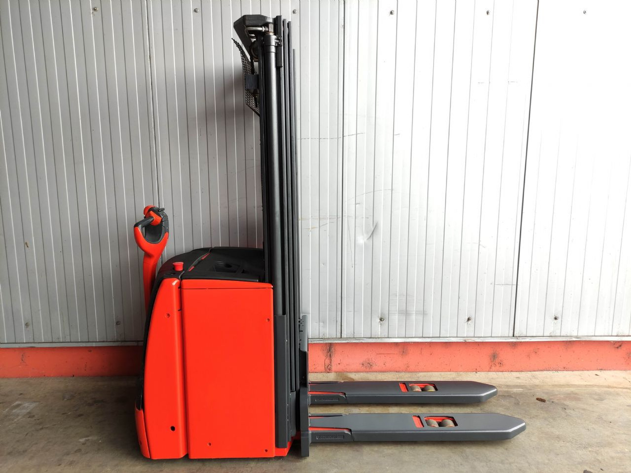 Linde L16-1173 - Máy xếp chồng: hình 2 Linde L16-1173 - Máy xếp chồng: hình 2