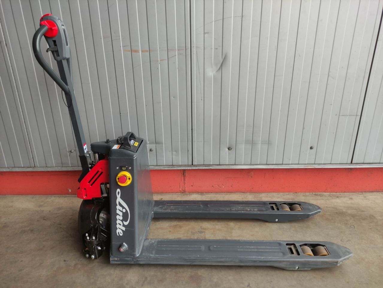 Linde MT15C - Xe tải nâng pallet: hình 2 Linde MT15C - Xe tải nâng pallet: hình 2