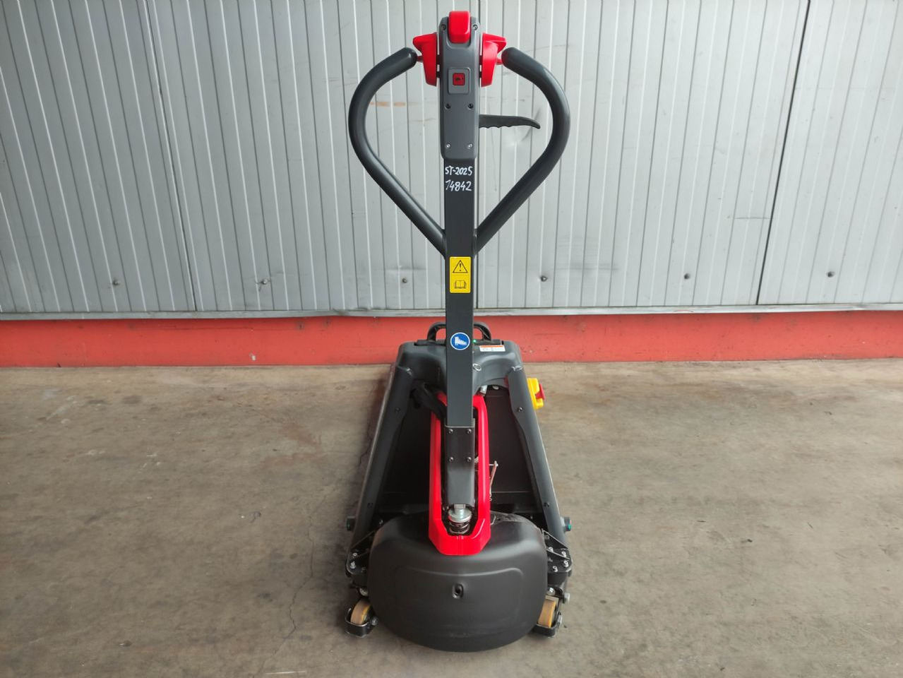 Linde MT15C - Xe tải nâng pallet: hình 4 Linde MT15C - Xe tải nâng pallet: hình 4