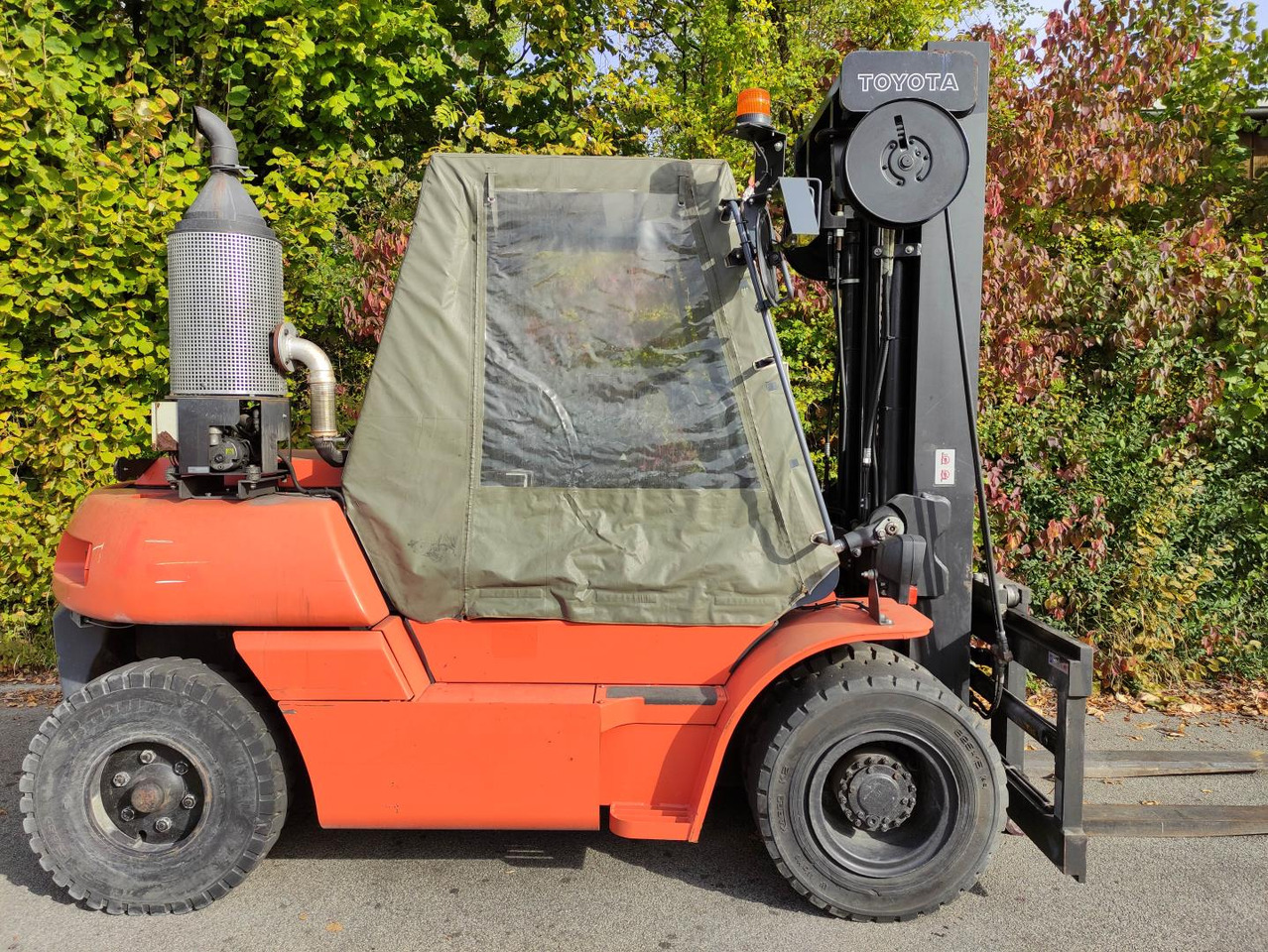 Toyota 50-5FD60 - Xe nâng diesel: hình 2 Toyota 50-5FD60 - Xe nâng diesel: hình 2