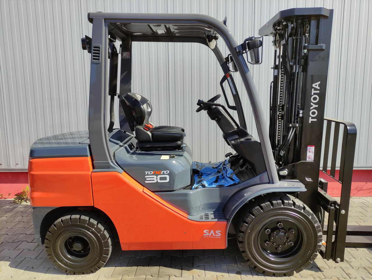 Toyota 52-8FDF30 - Xe nâng diesel: hình 2 Toyota 52-8FDF30 - Xe nâng diesel: hình 2