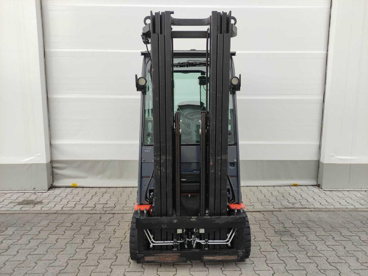 Toyota 8FBE16T - Xe nâng điện: hình 3 Toyota 8FBE16T - Xe nâng điện: hình 3