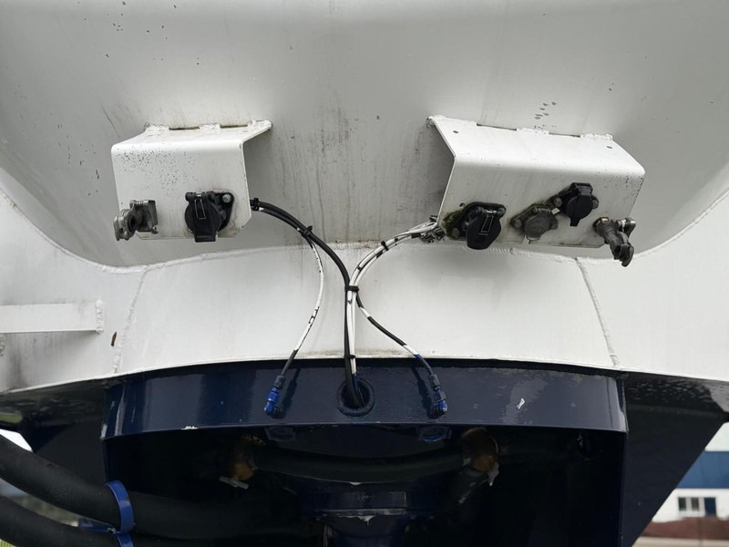 Feldbinder EUT 59.3 59.3 KUUB, 4 VAKKEN, DRIE KEER TIEN TONS ASSEN, STUURAS. - Sơ mi rơ moóc bồn: hình 5 Feldbinder EUT 59.3 59.3 KUUB, 4 VAKKEN, DRIE KEER TIEN TONS ASSEN, STUURAS. - Sơ mi rơ moóc bồn: hình 5