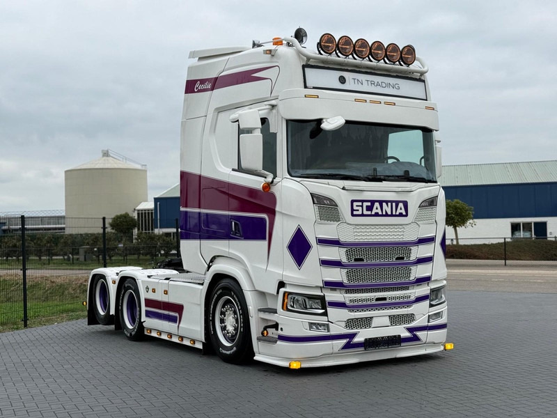 Scania S580 V8 NGS VOLLUCHT, SHOW, LEATHER, RETARDER, LOW MILEAGE, WB 315. - Xe đầu kéo: hình 1 Scania S580 V8 NGS VOLLUCHT, SHOW, LEATHER, RETARDER, LOW MILEAGE, WB 315. - Xe đầu kéo: hình 1