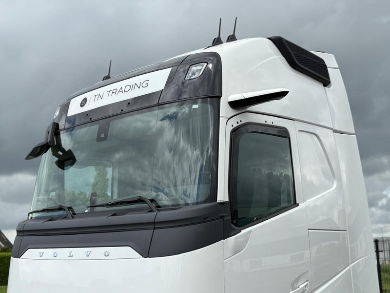 Volvo FH 13.460XL NEW, FULL AIR, ALCOA, HYDRAULIC, XL, FULL. - Xe đầu kéo: hình 4 Volvo FH 13.460XL NEW, FULL AIR, ALCOA, HYDRAULIC, XL, FULL. - Xe đầu kéo: hình 4