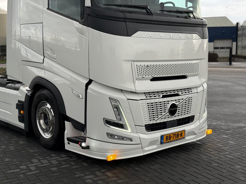 Volvo FH 13.460XL NEW, FULL AIR, ALCOA, HYDRAULIC, XL, SHOW, FULL. - Xe đầu kéo: hình 4 Volvo FH 13.460XL NEW, FULL AIR, ALCOA, HYDRAULIC, XL, SHOW, FULL. - Xe đầu kéo: hình 4