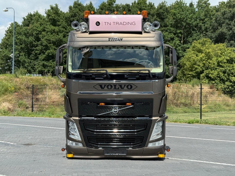 Volvo FH 13.500 SHOW TRUCK, FULL AIR, INTERIOR, TOP, HYDRAULIC. - Xe đầu kéo: hình 2 Volvo FH 13.500 SHOW TRUCK, FULL AIR, INTERIOR, TOP, HYDRAULIC. - Xe đầu kéo: hình 2