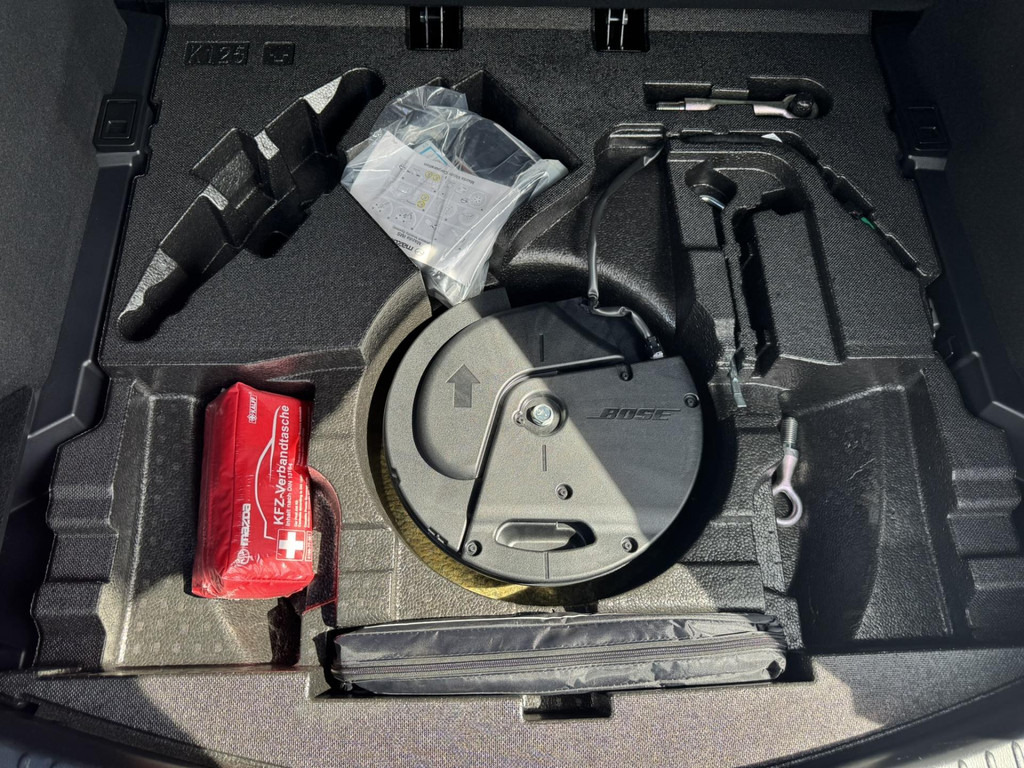 SUV Mazda CX-5-2.5 SkyActiv-G 194 GT-M 4WD Dealeronderhouden Cruise control Climate control Stoelverwarming V/A Stuurverwarming Bose: hình 14 SUV Mazda CX-5-2.5 SkyActiv-G 194 GT-M 4WD Dealeronderhouden Cruise control Climate control Stoelverwarming V/A Stuurverwarming Bose: hình 14