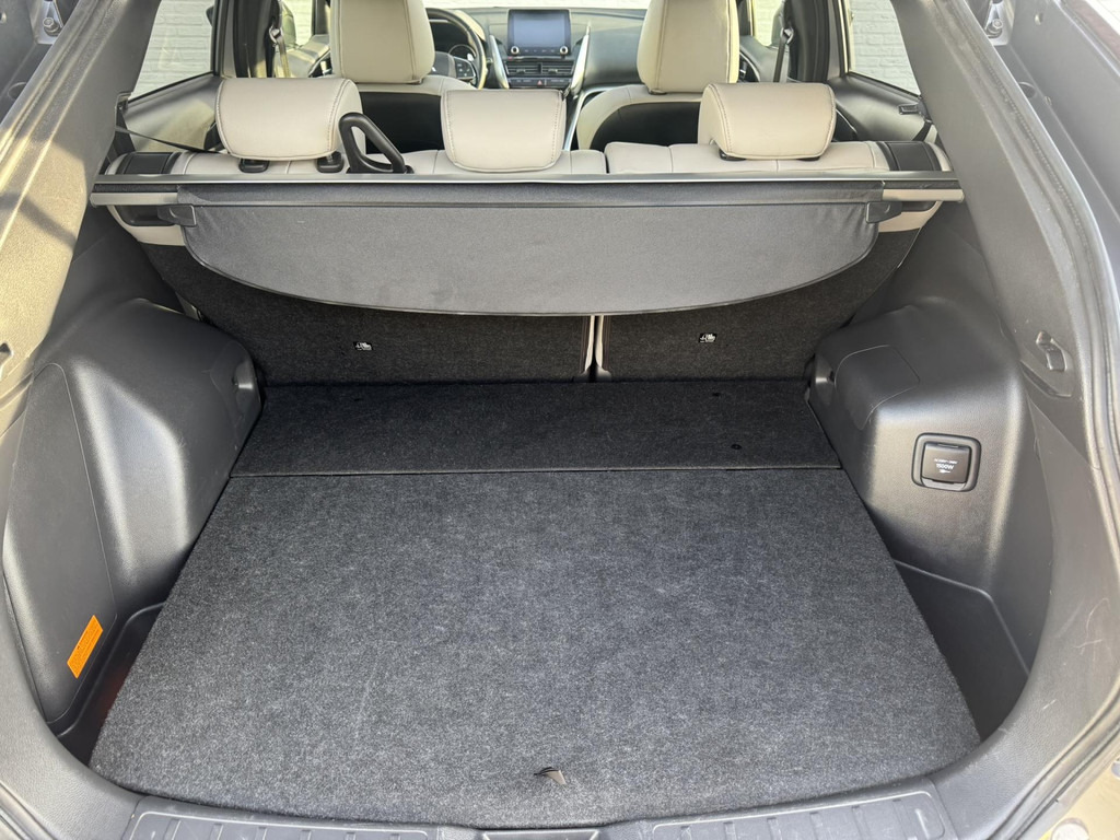 SUV Mitsubishi Eclipse Cross-2.4 PHEV Business Executive Adaptive cruise Climate control Stuur- Stoelverwarming v/a Apple / Android: hình 12 SUV Mitsubishi Eclipse Cross-2.4 PHEV Business Executive Adaptive cruise Climate control Stuur- Stoelverwarming v/a Apple / Android: hình 12