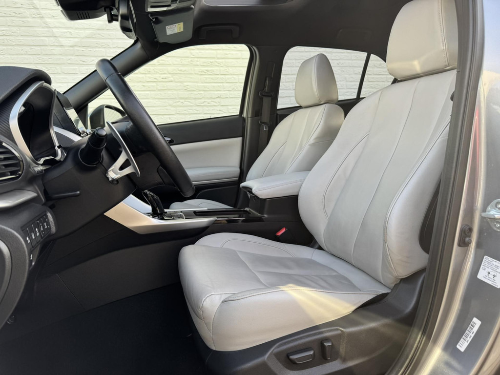 SUV Mitsubishi Eclipse Cross-2.4 PHEV Business Executive Adaptive cruise Climate control Stuur- Stoelverwarming v/a Apple / Android: hình 13 SUV Mitsubishi Eclipse Cross-2.4 PHEV Business Executive Adaptive cruise Climate control Stuur- Stoelverwarming v/a Apple / Android: hình 13