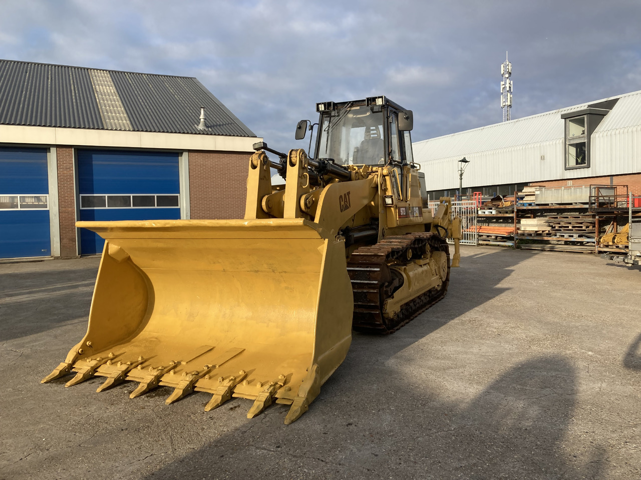 CATERPILLAR 973 - Máy xúc lật bánh xích: hình 2 CATERPILLAR 973 - Máy xúc lật bánh xích: hình 2