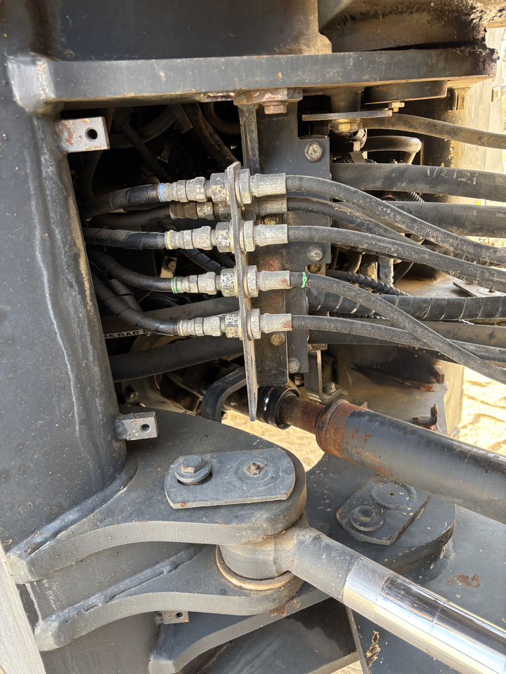 Máy xúc lật KOMATSU WA380-6: hình 10