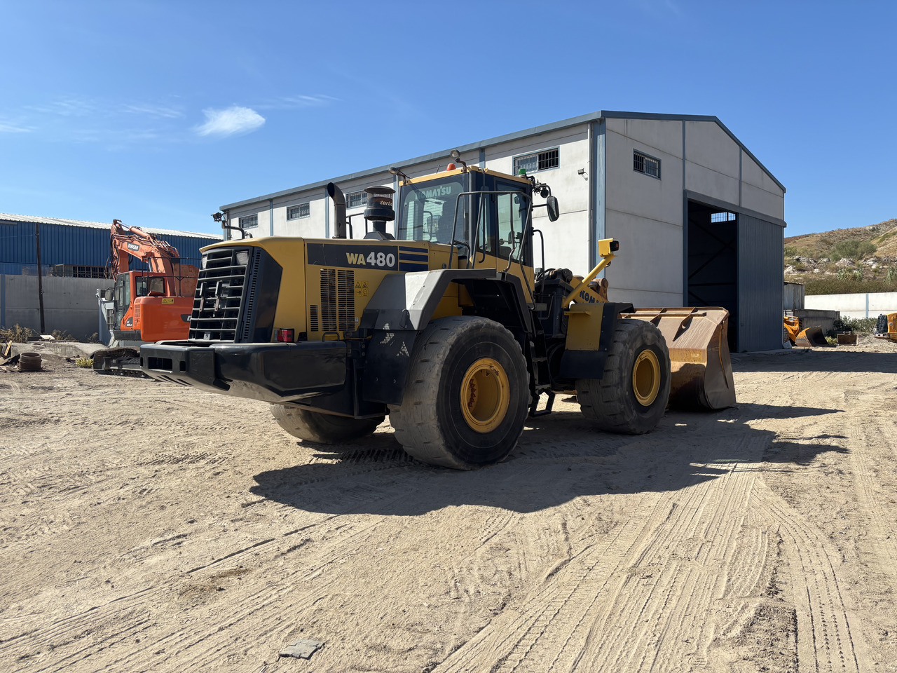 KOMATSU WA480-6 - Máy xúc lật bánh lốp: hình 5 KOMATSU WA480-6 - Máy xúc lật bánh lốp: hình 5