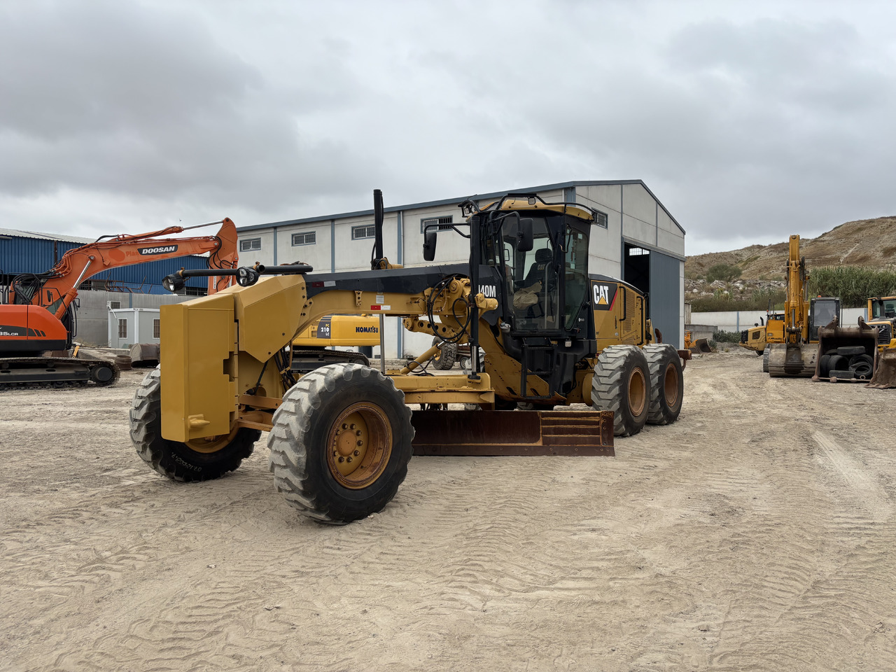 CATERPILLAR 140M - Máy móc xây dựng: hình 1 CATERPILLAR 140M - Máy móc xây dựng: hình 1