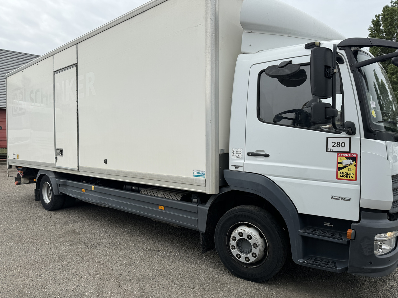 MERCEDES-BENZ ATEGO 1218 - Xe tải hộp: hình 1 MERCEDES-BENZ ATEGO 1218 - Xe tải hộp: hình 1