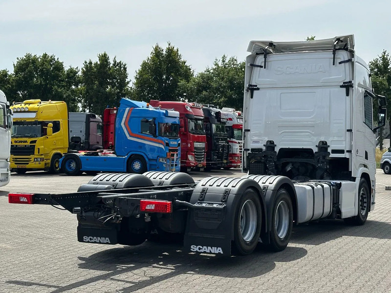 Scania R660 V8 6x4 or 6x2 Chassis with Lift-Axle / Retarder / Wb 4.75 / Full Air - Xe tải khung gầm: hình 3 Scania R660 V8 6x4 or 6x2 Chassis with Lift-Axle / Retarder / Wb 4.75 / Full Air - Xe tải khung gầm: hình 3