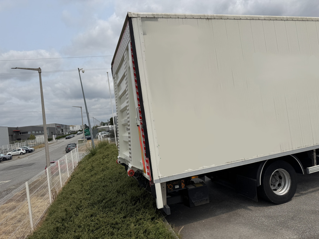 DAF LF 160 45IV - Xe tải hộp: hình 3 DAF LF 160 45IV - Xe tải hộp: hình 3