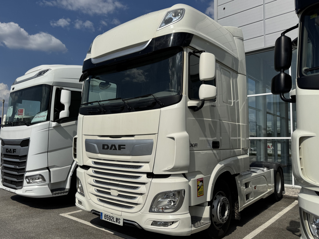 DAF XF 530 Super Space Cab - Xe đầu kéo: hình 2 DAF XF 530 Super Space Cab - Xe đầu kéo: hình 2