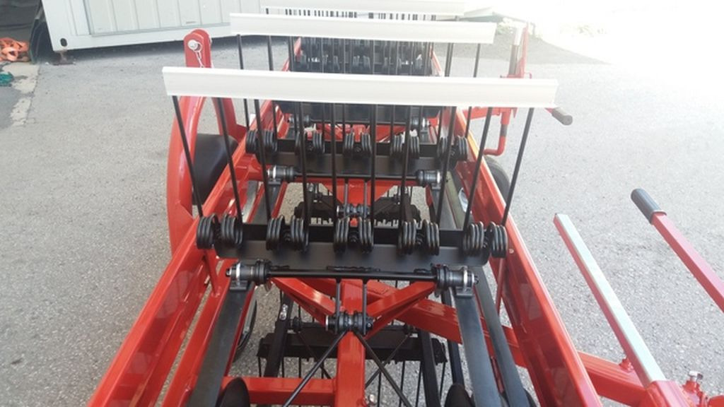 Molon 250/5R zu Traktor gEnio (15866) - Dàn trải/ Cào: hình 3 Molon 250/5R zu Traktor gEnio (15866) - Dàn trải/ Cào: hình 3
