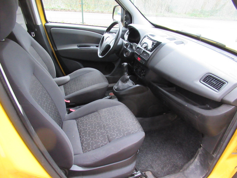 Interior photo 2: Xe van nhỏ gọn Fiat Dobló Cargo 1.3 M-Jet 66KW SX Airco - Klima ! Orig. KM !