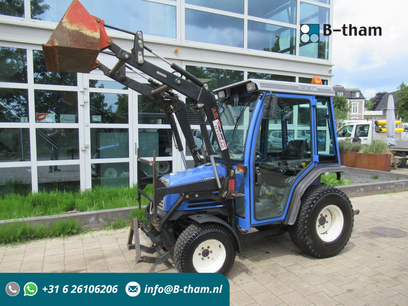 Iseki TF321H 4x4 + Cabine + Voorlader + Fronthef - Máy cày: hình 1 Iseki TF321H 4x4 + Cabine + Voorlader + Fronthef - Máy cày: hình 1