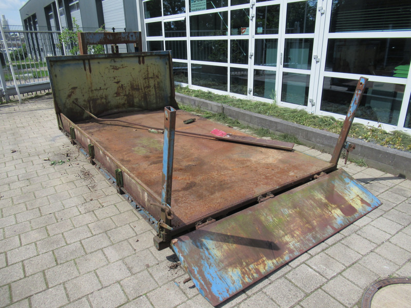 Leebur Haakarm Oprij-plateau 3,5 x 2 m. - Thùng lửng: hình 3 Leebur Haakarm Oprij-plateau 3,5 x 2 m. - Thùng lửng: hình 3