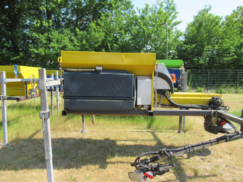 NIDO STRATOS B11-24 PAXN 1,1 m3 + 500L Zoutstrooier Salzstreuer - Máy dàn trải cát/ Muối: hình 4 NIDO STRATOS B11-24 PAXN 1,1 m3 + 500L Zoutstrooier Salzstreuer - Máy dàn trải cát/ Muối: hình 4