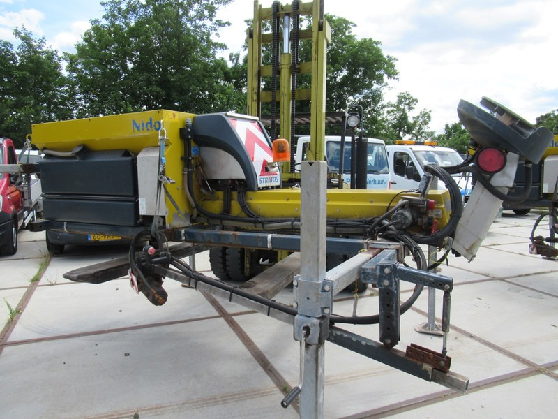 NIDO - Schmidt STRATOS B08-27 PALN 0,8m3 + 350 L Zoutstrooier - Máy dàn trải cát/ Muối: hình 3 NIDO - Schmidt STRATOS B08-27 PALN 0,8m3 + 350 L Zoutstrooier - Máy dàn trải cát/ Muối: hình 3