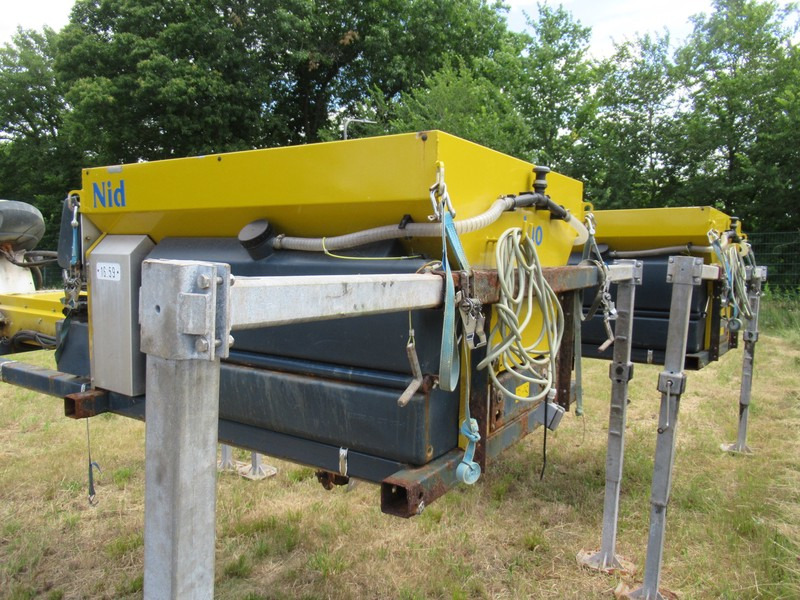NIDO - Schmidt STRATOS B08-27 PALN 0,8m3 + 350 L Zoutstrooier - Máy dàn trải cát/ Muối: hình 4 NIDO - Schmidt STRATOS B08-27 PALN 0,8m3 + 350 L Zoutstrooier - Máy dàn trải cát/ Muối: hình 4