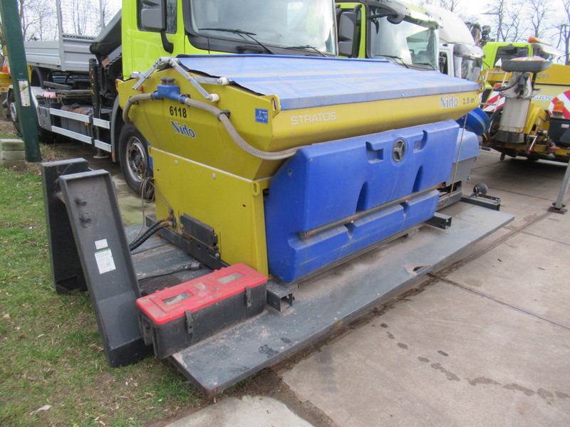 NIDO Stratos B25-27 VCLN-490 HYDRO 2,5m3 + 1.210 L. Hooklift - Máy dàn trải cát/ Muối: hình 3 NIDO Stratos B25-27 VCLN-490 HYDRO 2,5m3 + 1.210 L. Hooklift - Máy dàn trải cát/ Muối: hình 3