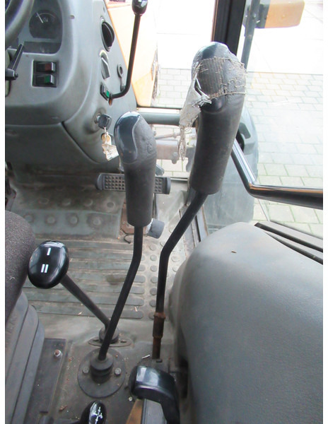 Máy cày Valtra 700 4x2 VALMET: hình 10