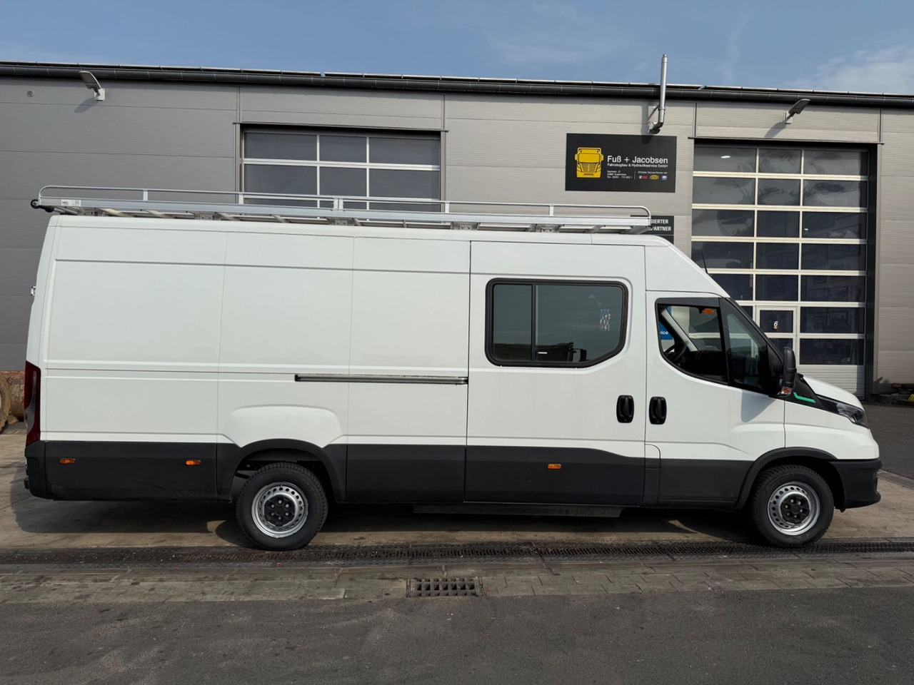 Iveco Daily 35S14 Maxi/CNG/2.700km!/TOP - Xe van chở hàng: hình 4 Iveco Daily 35S14 Maxi/CNG/2.700km!/TOP - Xe van chở hàng: hình 4