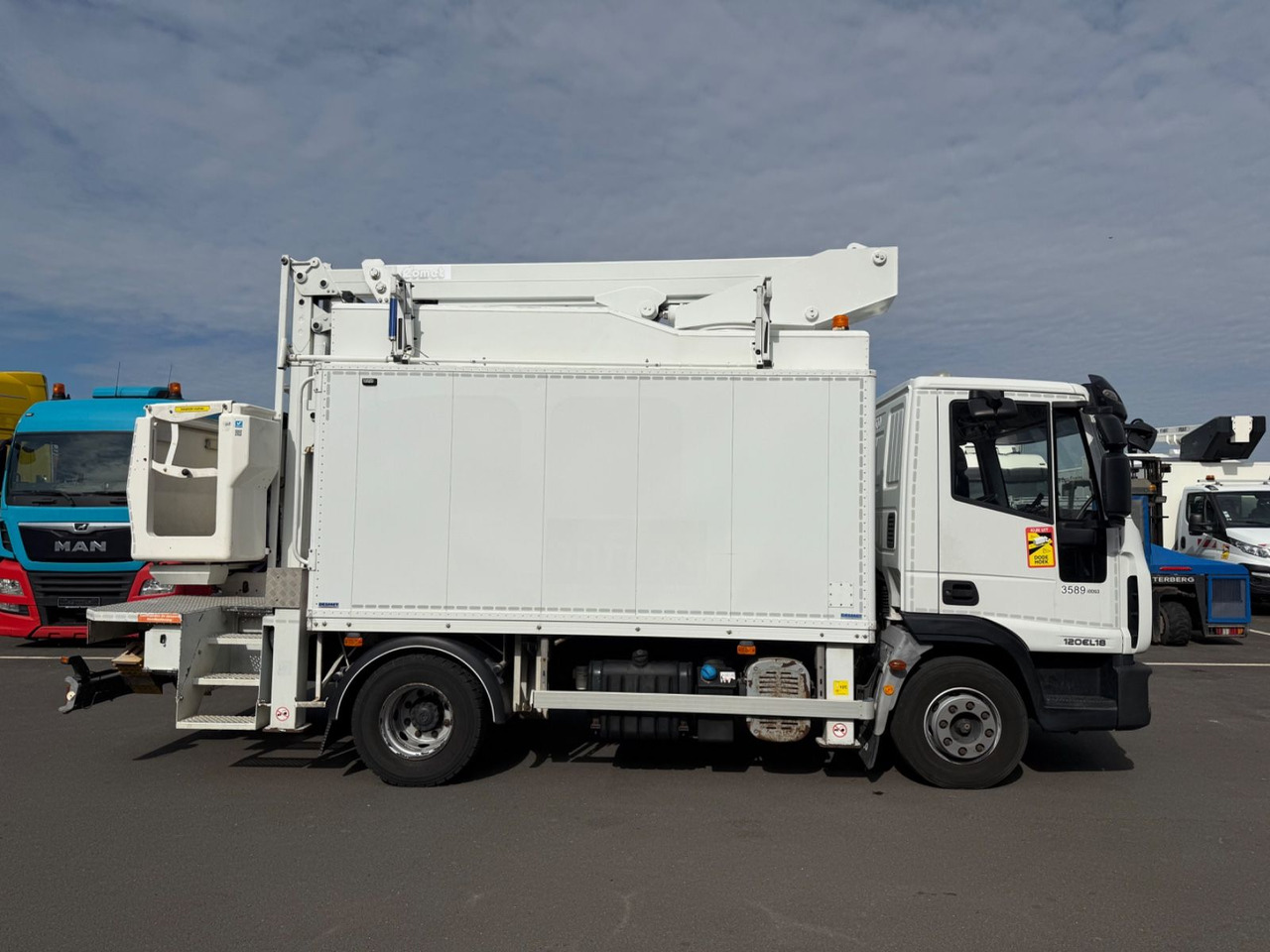 Iveco Eurocargo 120E18 E5/15m/Comet 151TAL - Nền bục trên không gắn trên xe tải: hình 3 Iveco Eurocargo 120E18 E5/15m/Comet 151TAL - Nền bục trên không gắn trên xe tải: hình 3