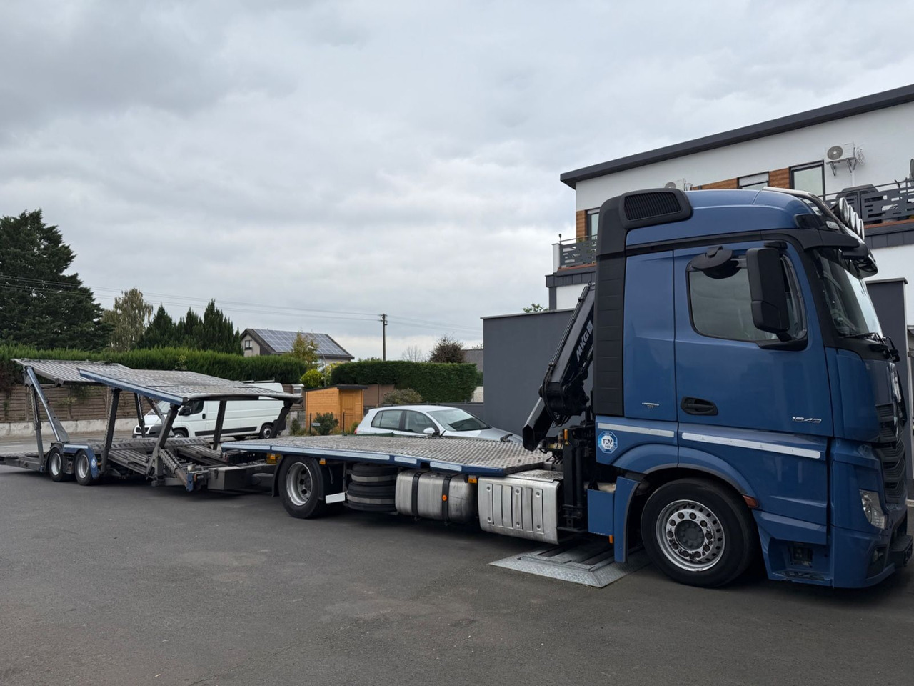 Mercedes-Benz Actros 1843 FVG 5-Zug / VDI 2700 / Kran MKG - Xe tải chuyên chở tự động: hình 1 Mercedes-Benz Actros 1843 FVG 5-Zug / VDI 2700 / Kran MKG - Xe tải chuyên chở tự động: hình 1