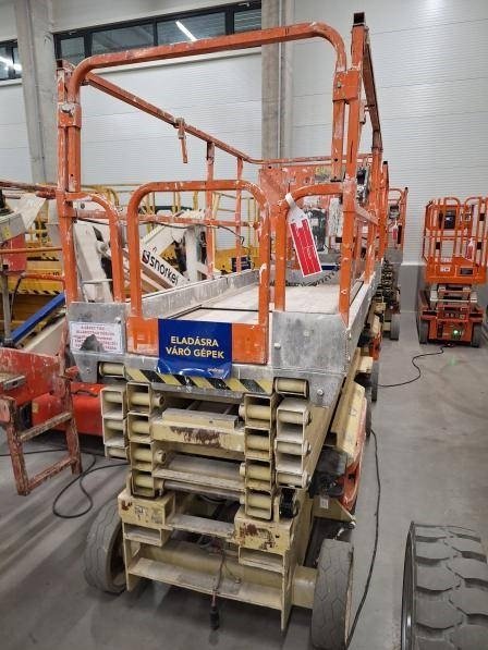 JLG 3246 ES - Máy nâng người hình kéo: hình 2 JLG 3246 ES - Máy nâng người hình kéo: hình 2