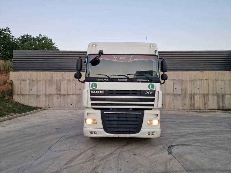 DAF XF 106.460 - Máy cày trạm: hình 1 DAF XF 106.460 - Máy cày trạm: hình 1