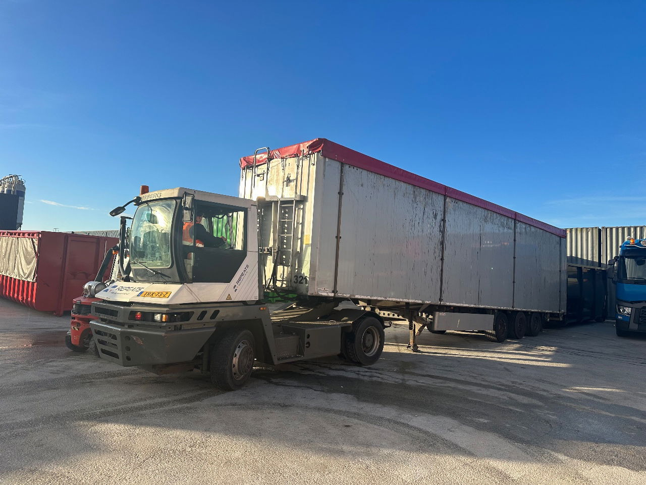 H&W Hdwkss38 - Sơ mi rơ moóc sàn đi bộ: hình 1 H&W Hdwkss38 - Sơ mi rơ moóc sàn đi bộ: hình 1
