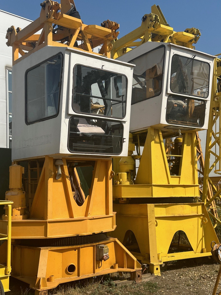 LIEBHERR 30 LC with chassis - Cần cẩu tháp: hình 1 LIEBHERR 30 LC with chassis - Cần cẩu tháp: hình 1