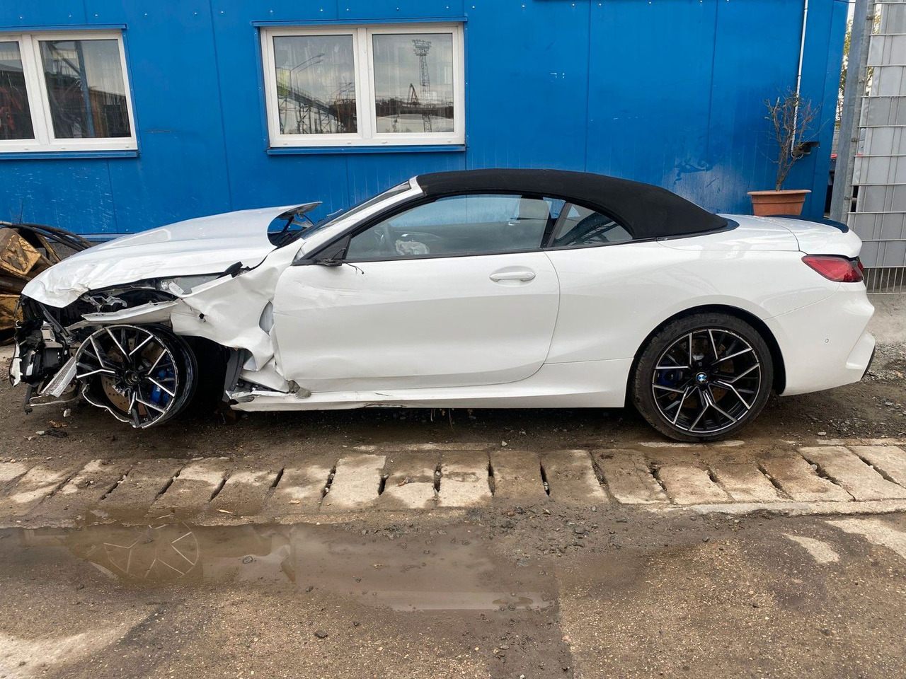 BMW M8 Baureihe M8 Cabrio Competition - Xe mui trần: hình 1 BMW M8 Baureihe M8 Cabrio Competition - Xe mui trần: hình 1