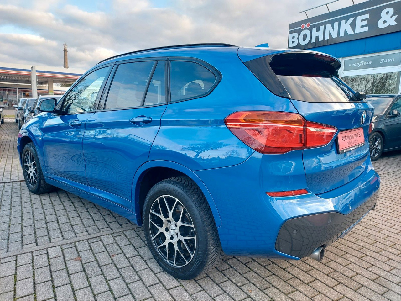BMW X1 xDrive 20d M Sport LED SPORT 4X4 Alcantara - SUV: hình 4 BMW X1 xDrive 20d M Sport LED SPORT 4X4 Alcantara - SUV: hình 4
