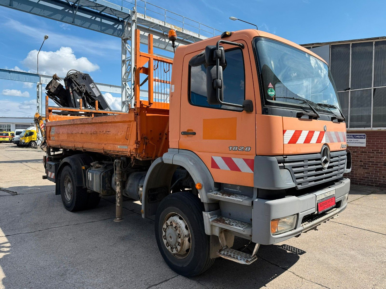 Mercedes-Benz ATEGO 1828 4X4 MEILLER + HIAB KRAN 144 FS-3 - Xe ben, Xe cẩu tự hành: hình 2 Mercedes-Benz ATEGO 1828 4X4 MEILLER + HIAB KRAN 144 FS-3 - Xe ben, Xe cẩu tự hành: hình 2